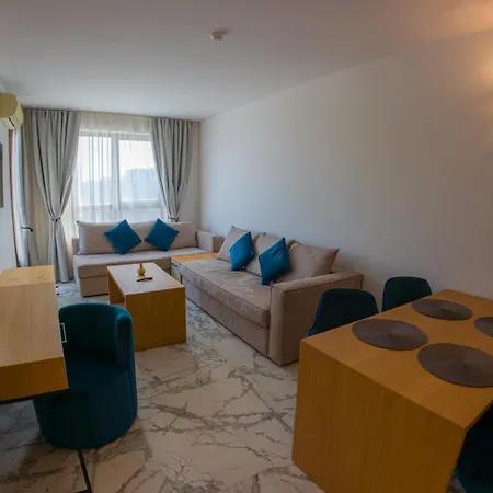Luxury 1 Bedroom Golden Sands