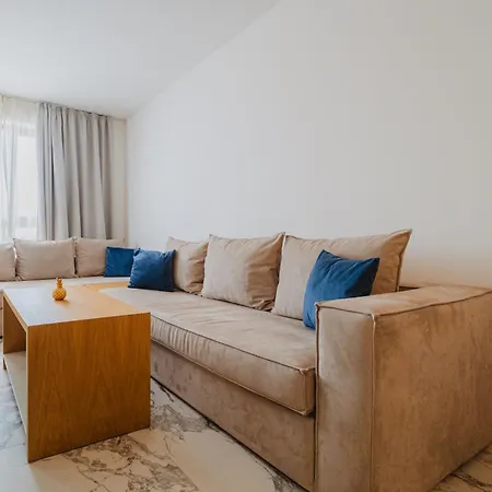 Luxury 1 Bedroom Golden Sands