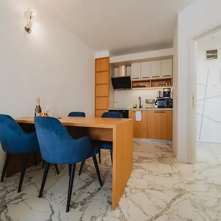 Luxury 1 Bedroom Διαμέρισμα